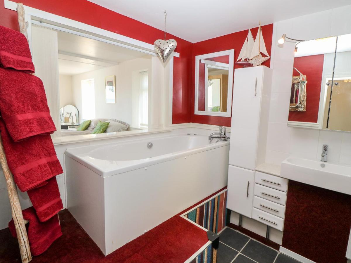 Sea View Apartment Pwllheli Exterior foto